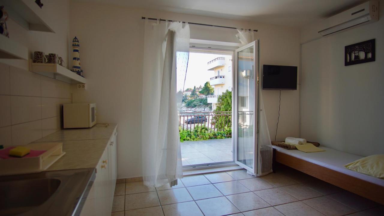 Apartments Victoria Trogir Exterior photo