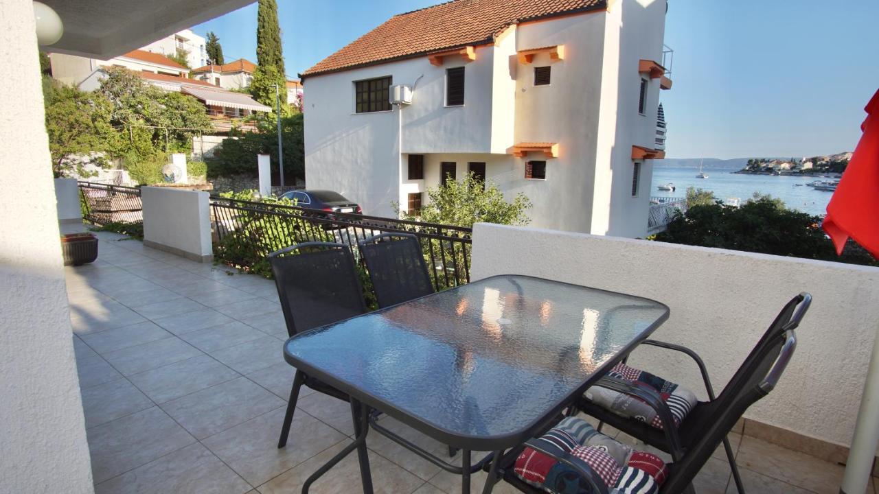 Apartments Victoria Trogir Exterior photo