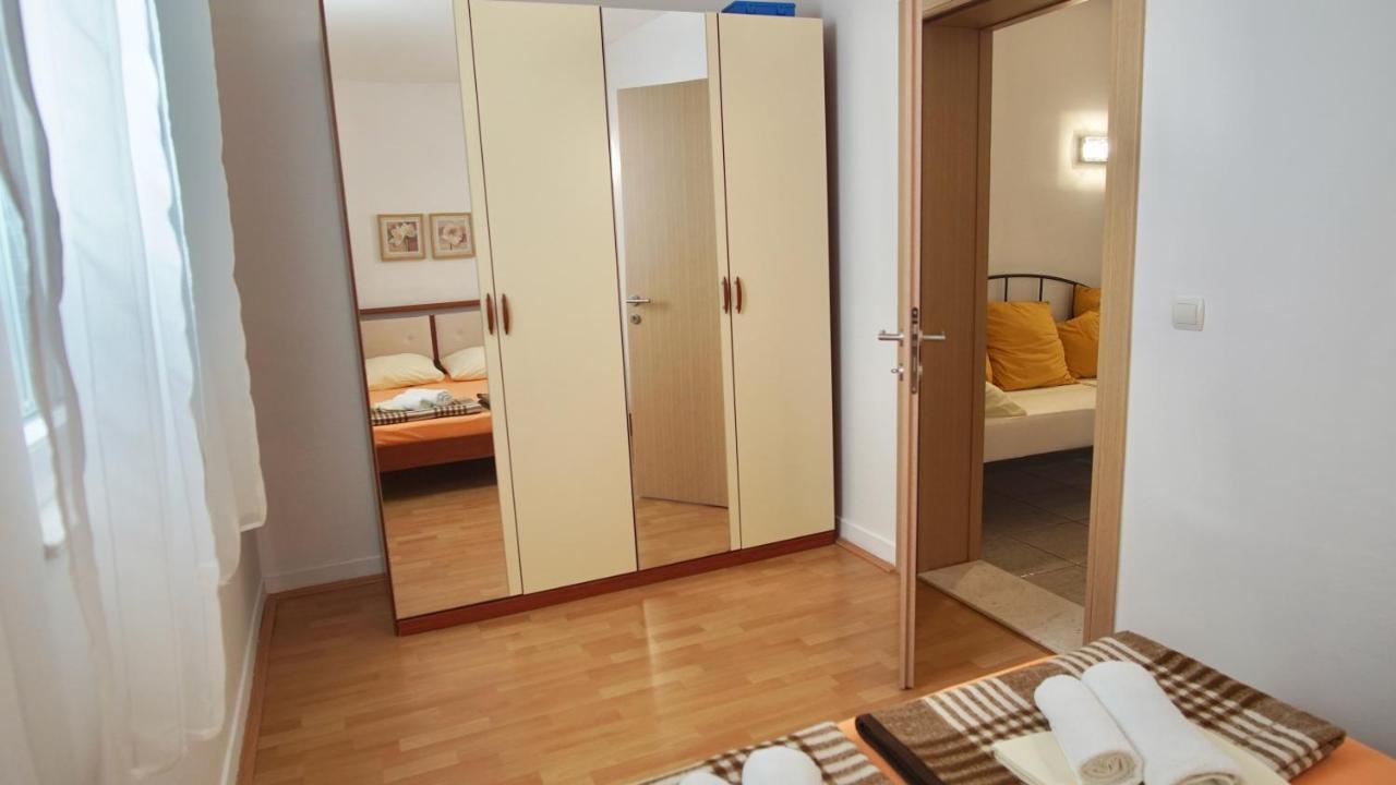 Apartments Victoria Trogir Exterior photo