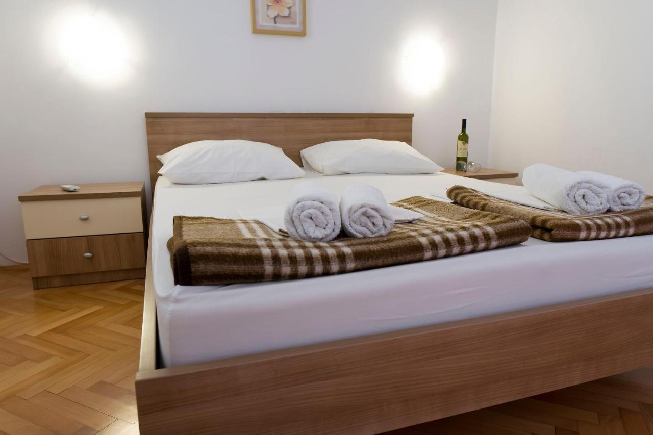 Apartments Victoria Trogir Exterior photo