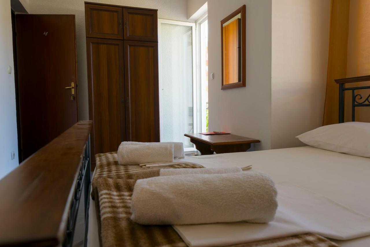 Apartments Victoria Trogir Exterior photo